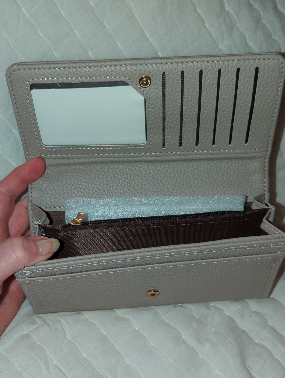 Pebbled Women's Trifold Wallet - Light Taupe